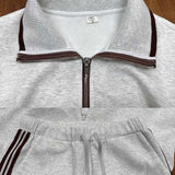 Sweat-shirt à demi-zip gris et blanc inspiré vintage avec pantalon ample