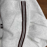 Sweat-shirt à demi-zip gris et blanc inspiré vintage avec pantalon ample