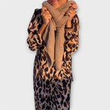Robe décontractée à motif léopard avec décolleté en V