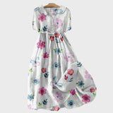 Robe avec des fleurs de printemps