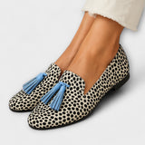 Béatrice | Mocassin tacheté avec pompons bleus