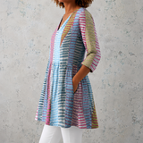 Anaïs | Chemise longue en lin avec des rayures aquarelle peintes à la main