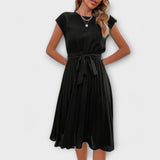 Claire - Robe midi décontractée à manches courtes plissée