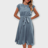 Claire - Robe midi décontractée à manches courtes plissée
