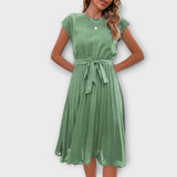 Claire - Robe midi décontractée à manches courtes plissée