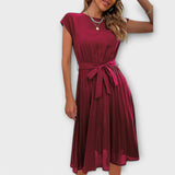 Claire - Robe midi décontractée à manches courtes plissée