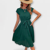 Claire - Robe midi décontractée à manches courtes plissée