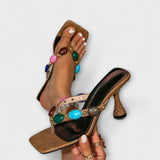 Kristen - Sandales multicolores avec ornement en pierres précieuses